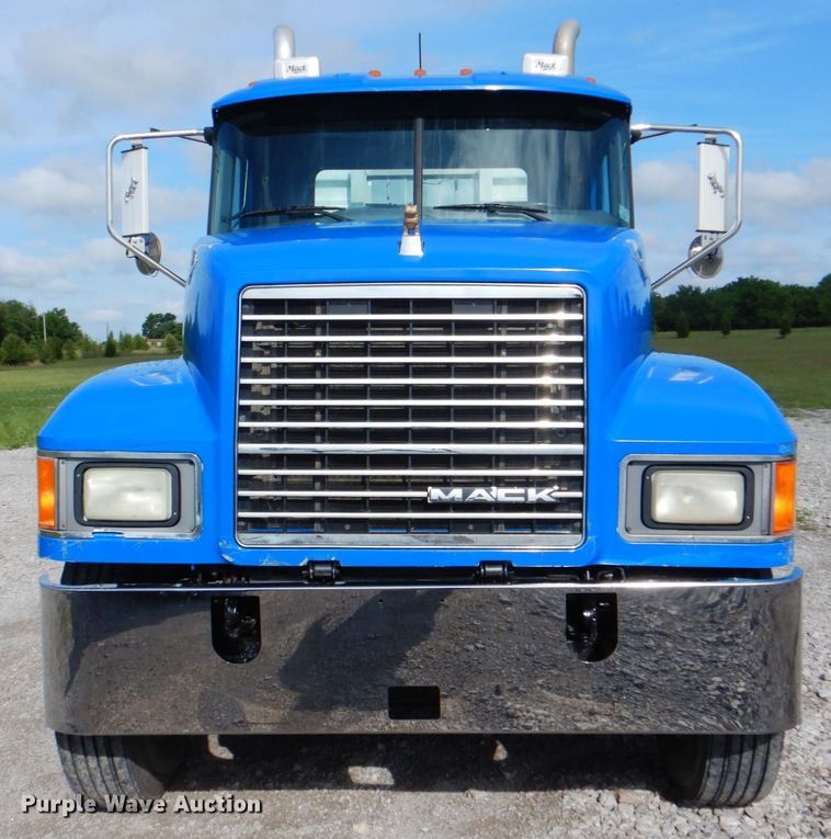 image for item HT9272 2012 Mack CHU613  semi truck