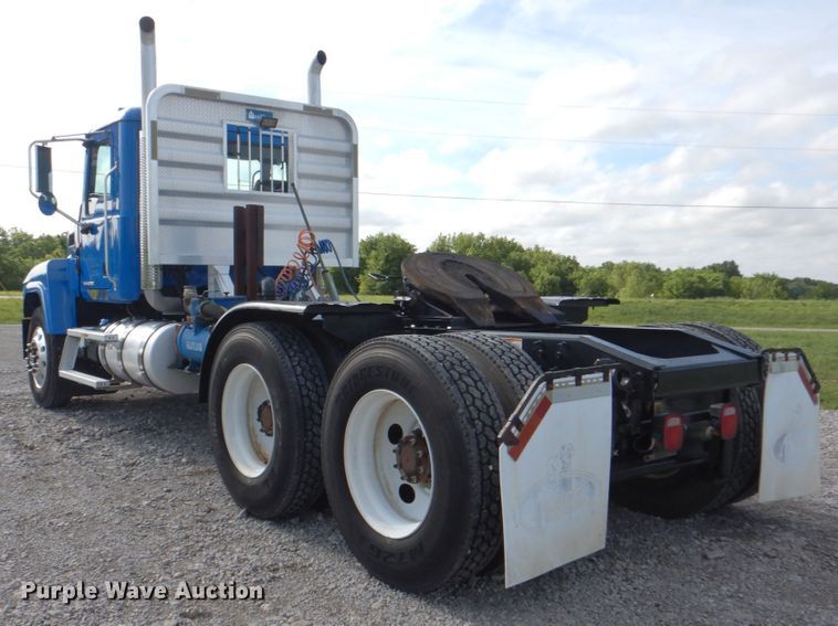 image for item HT9272 2012 Mack CHU613  semi truck