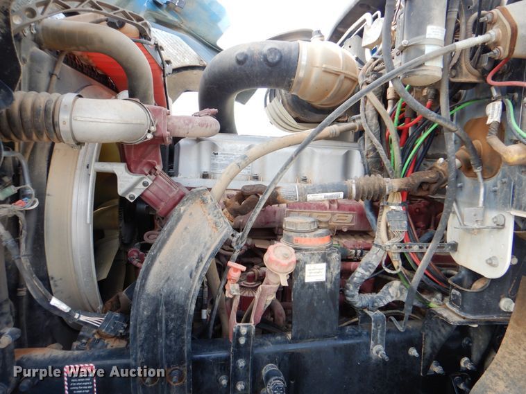 image for item HT9272 2012 Mack CHU613  semi truck