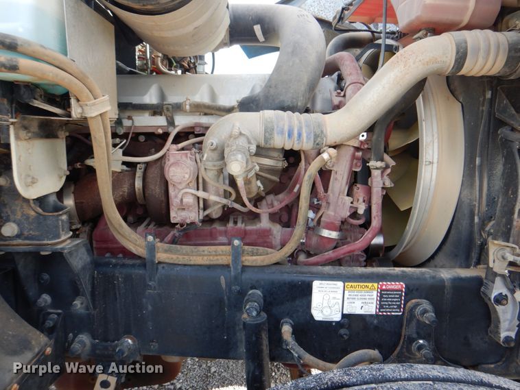 image for item HT9272 2012 Mack CHU613  semi truck