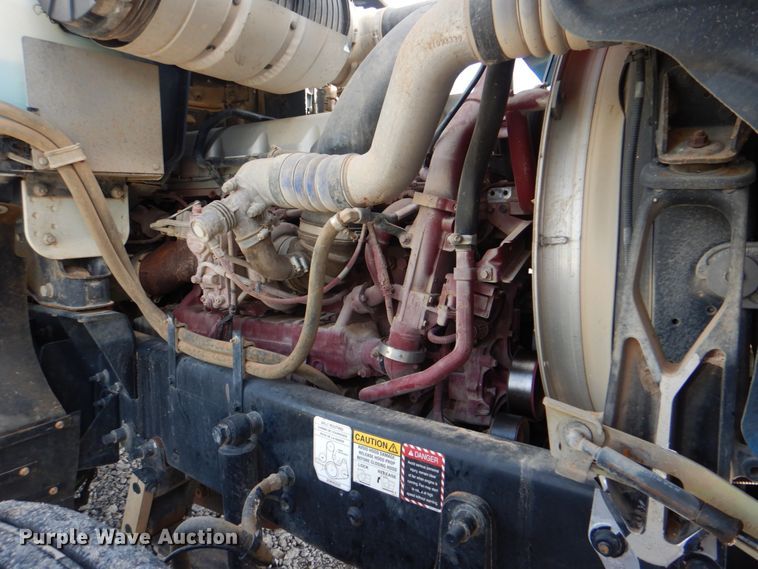 image for item HT9272 2012 Mack CHU613  semi truck