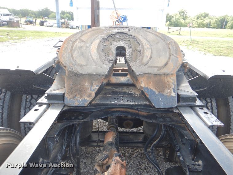 image for item HT9272 2012 Mack CHU613  semi truck