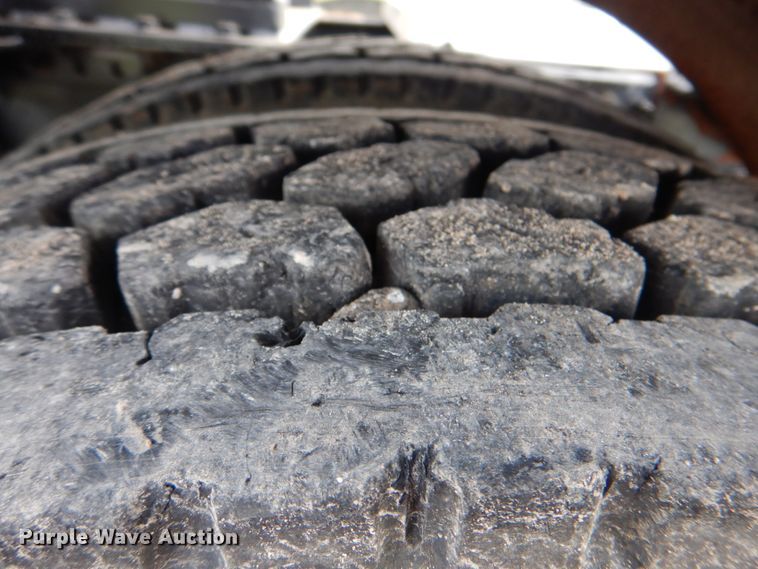 image for item HT9272 2012 Mack CHU613  semi truck