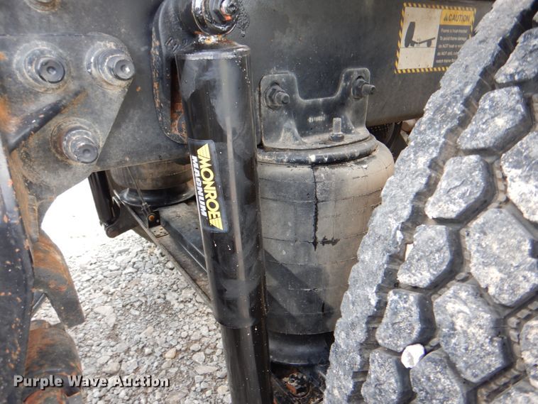 image for item HT9272 2012 Mack CHU613  semi truck