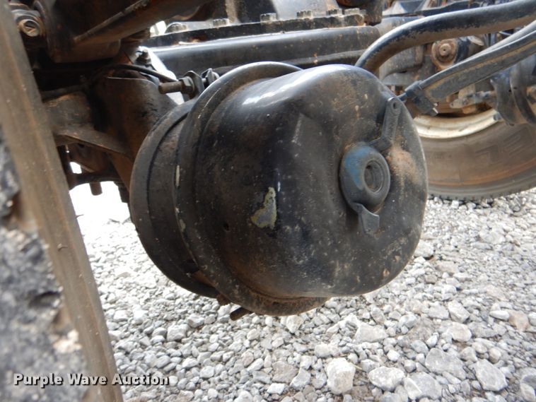 image for item HT9272 2012 Mack CHU613  semi truck