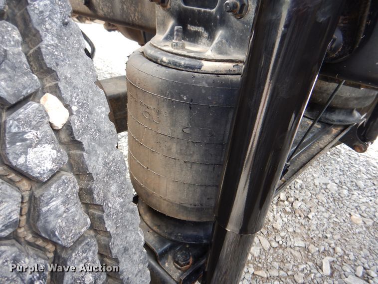 image for item HT9272 2012 Mack CHU613  semi truck