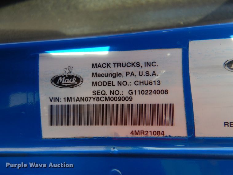 image for item HT9272 2012 Mack CHU613  semi truck