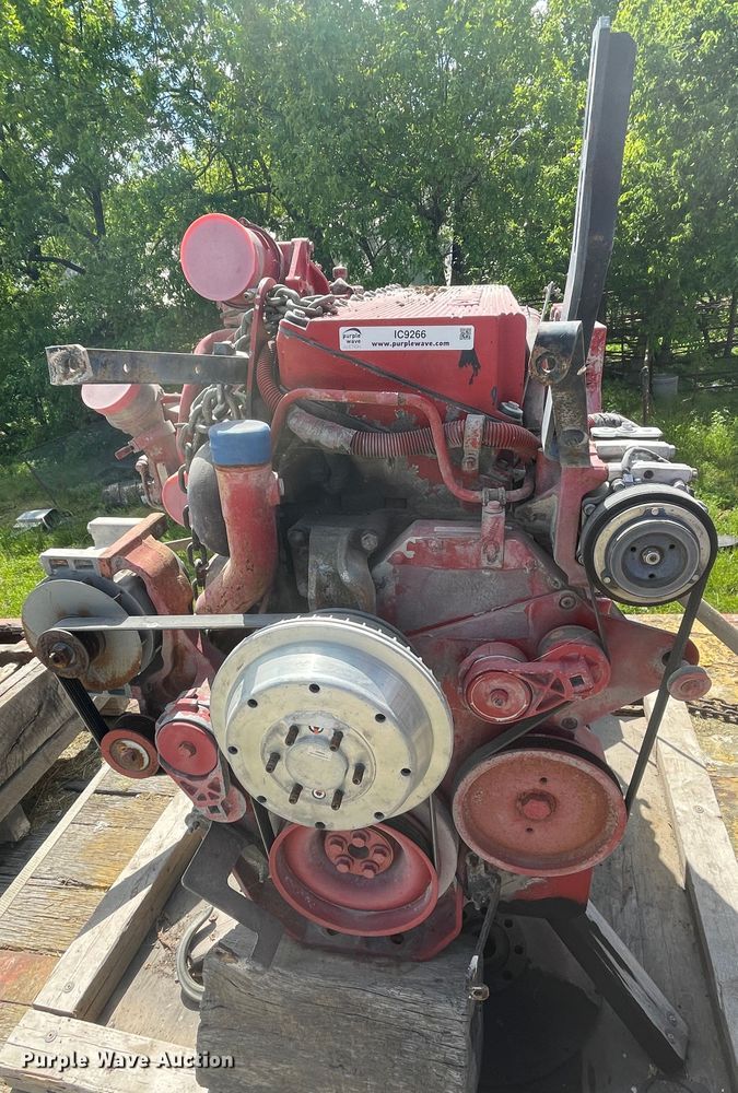 image for item IC9266 Cummins ISM  10.8L six cylinder diesel engine