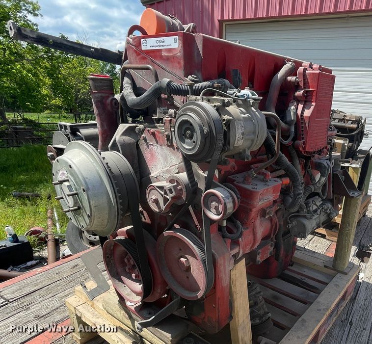 image for item IC9269 Cummins ISM  10.8L six cylinder diesel engine