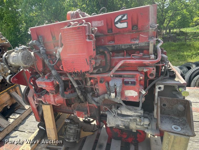 image for item IC9269 Cummins ISM  10.8L six cylinder diesel engine