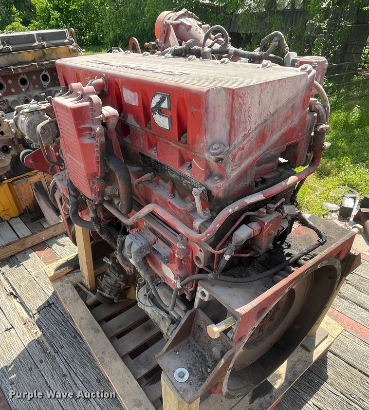 image for item IC9269 Cummins ISM  10.8L six cylinder diesel engine