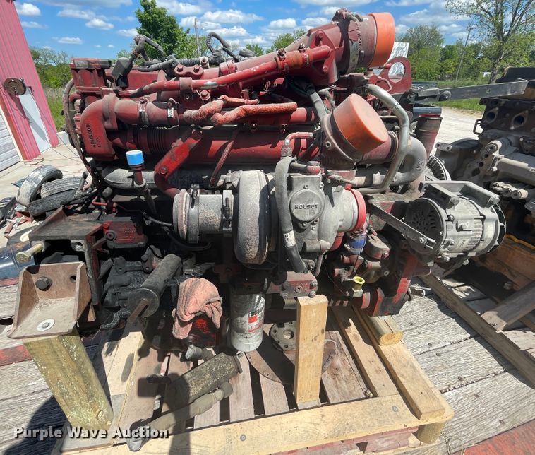 image for item IC9269 Cummins ISM  10.8L six cylinder diesel engine