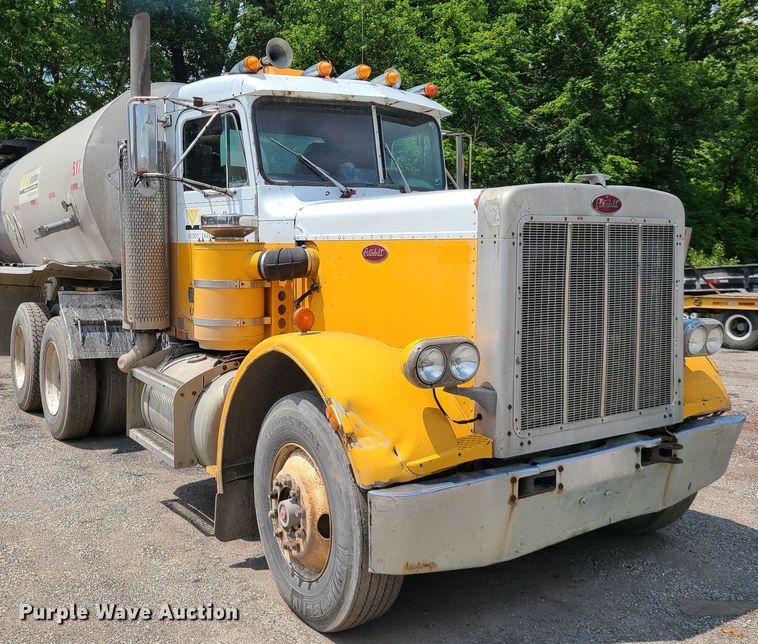 image for item IC9763 1983 Peterbilt 359  semi truck