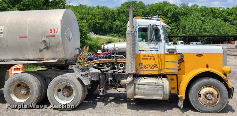 image for item IC9763 1983 Peterbilt 359  semi truck