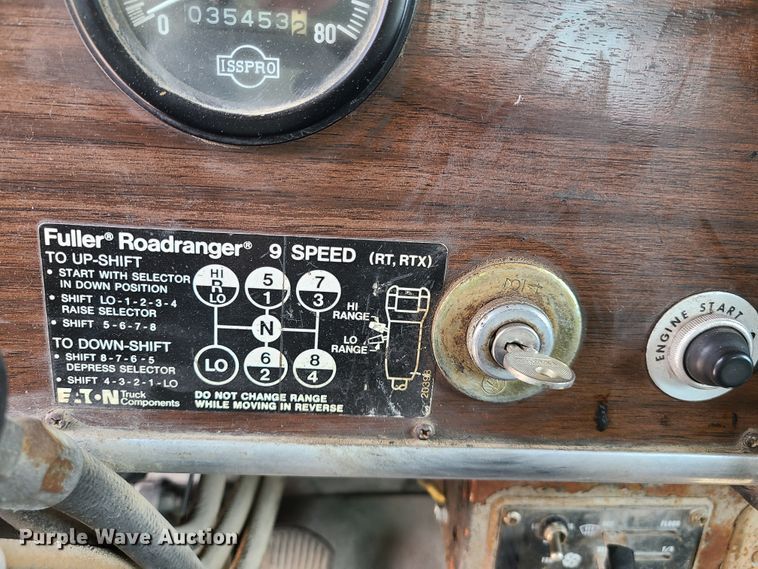 image for item IC9763 1983 Peterbilt 359  semi truck