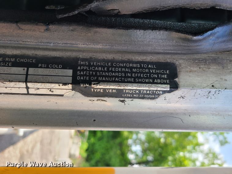 image for item IC9763 1983 Peterbilt 359  semi truck