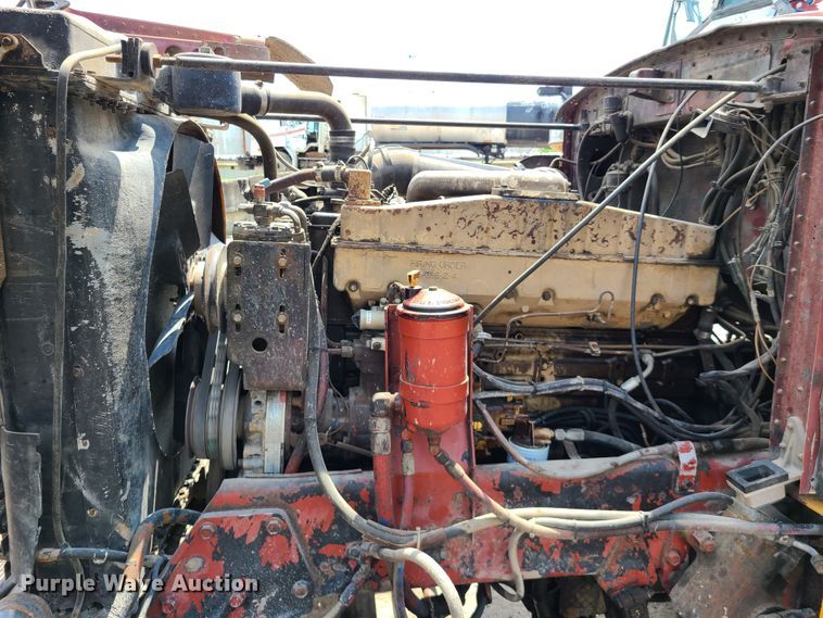 image for item IC9763 1983 Peterbilt 359  semi truck