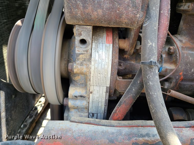 image for item IC9763 1983 Peterbilt 359  semi truck