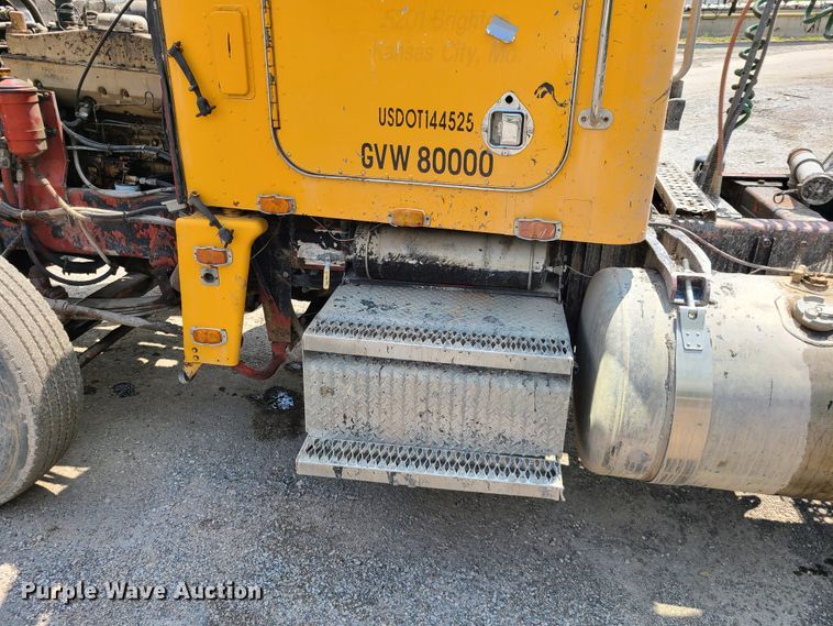 image for item IC9763 1983 Peterbilt 359  semi truck