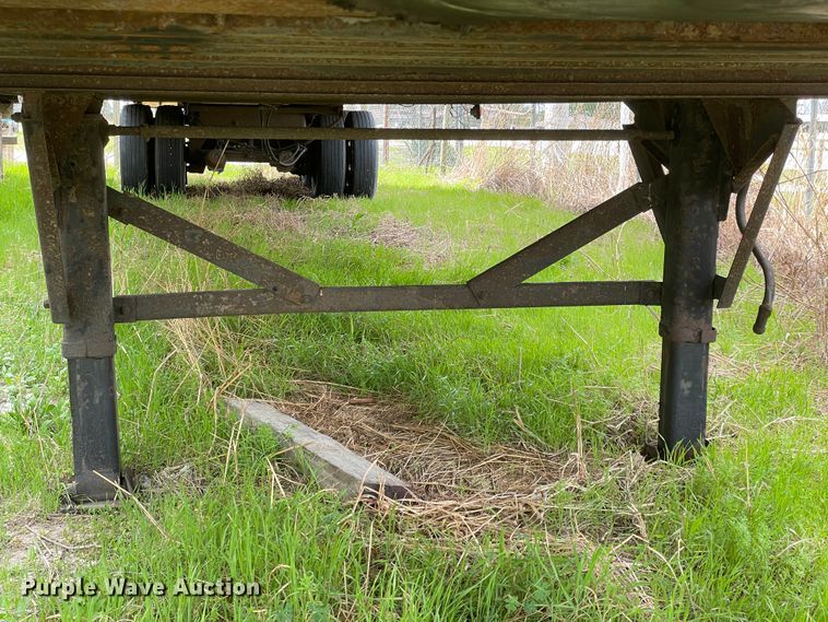 image for item II9402 2005 Strick dry van trailer