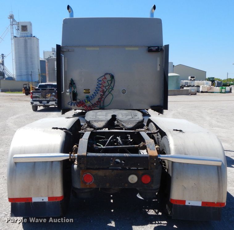 image for item IL9367 2008 International 9900i  semi truck