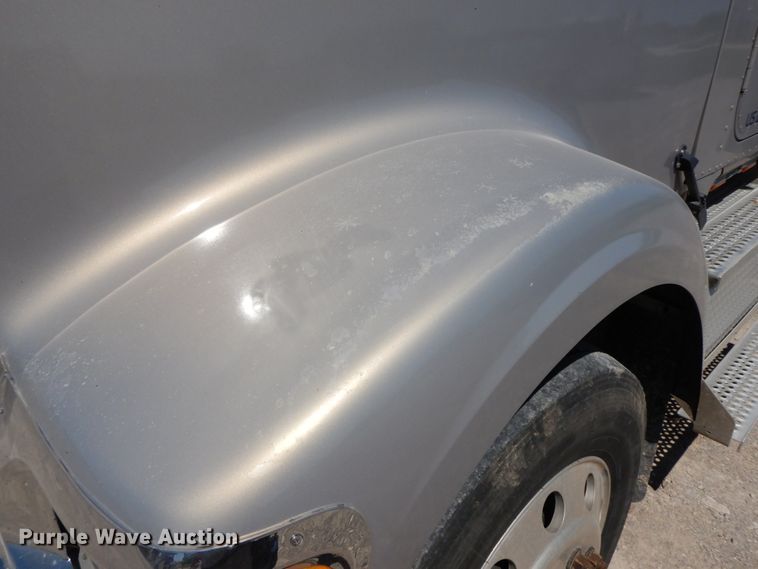 image for item IL9367 2008 International 9900i  semi truck