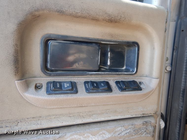 image for item IL9367 2008 International 9900i  semi truck