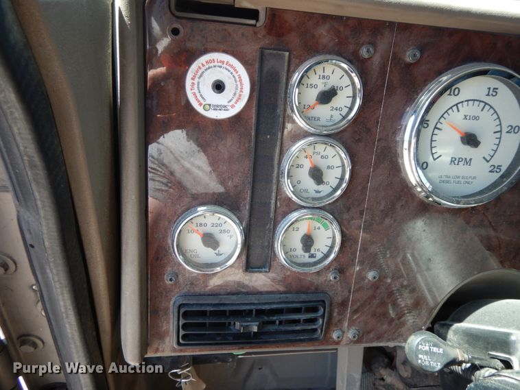 image for item IL9367 2008 International 9900i  semi truck