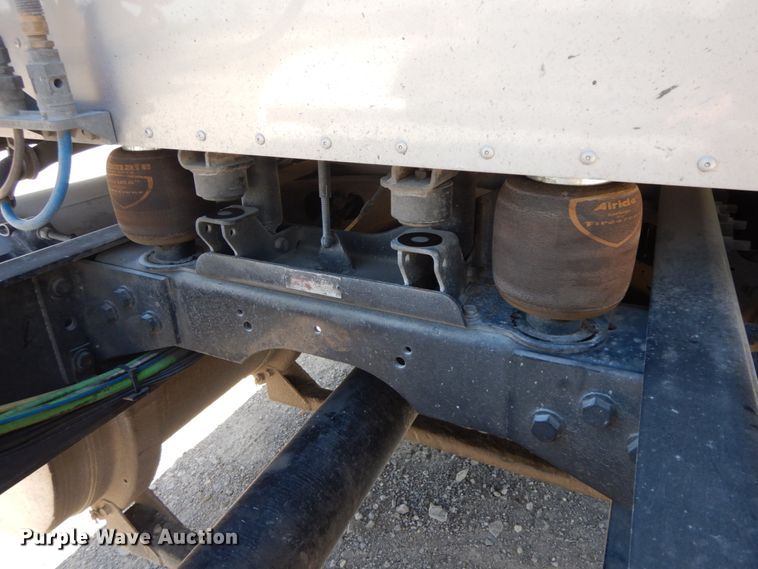 image for item IL9367 2008 International 9900i  semi truck