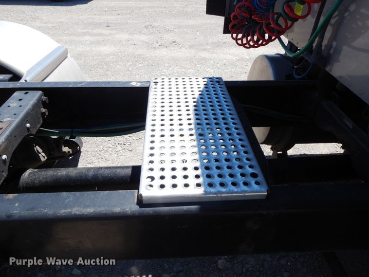 image for item IL9367 2008 International 9900i  semi truck