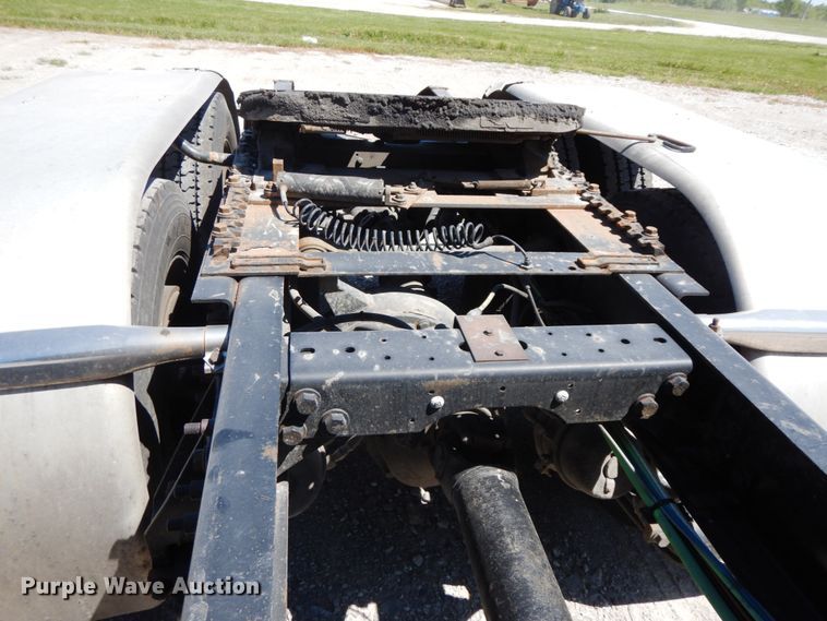 image for item IL9367 2008 International 9900i  semi truck