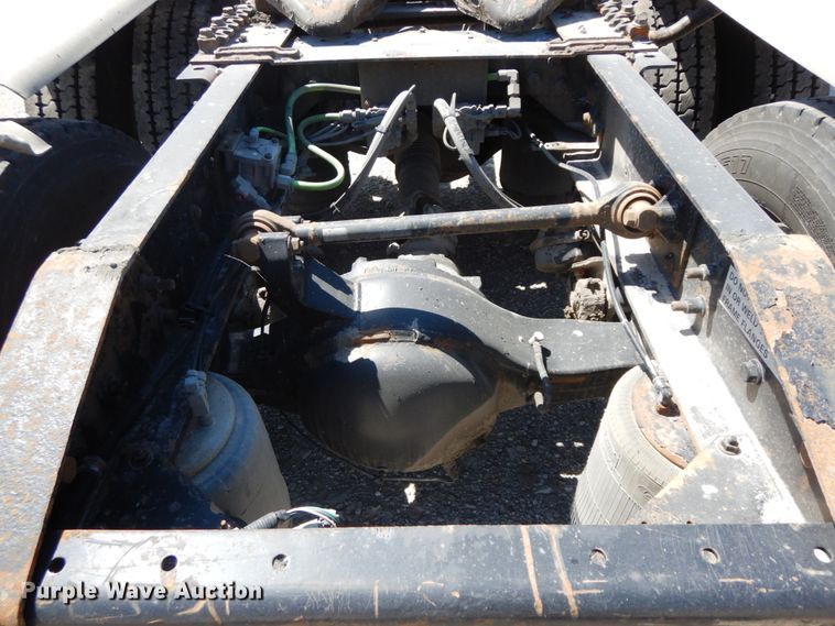 image for item IL9367 2008 International 9900i  semi truck