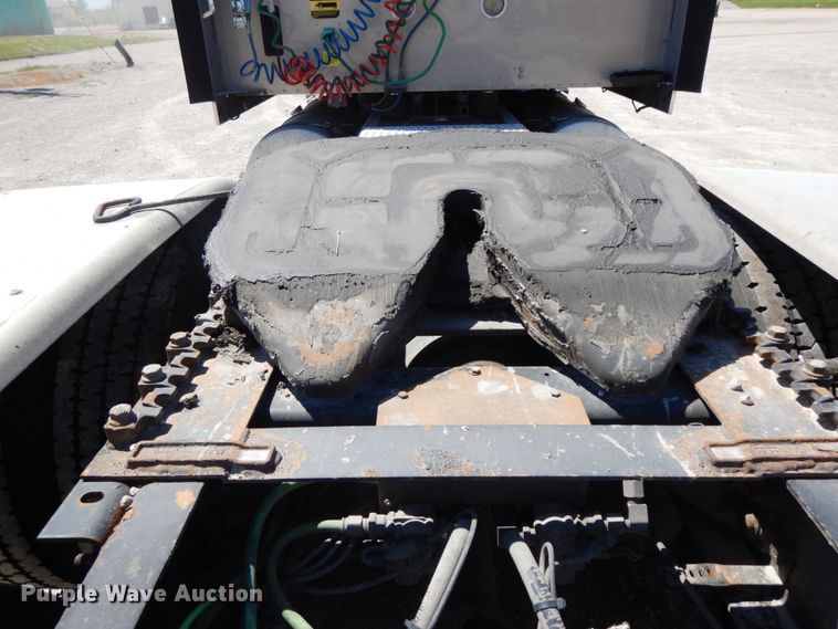 image for item IL9367 2008 International 9900i  semi truck