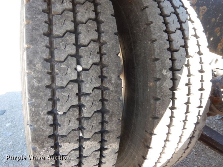 image for item IL9367 2008 International 9900i  semi truck