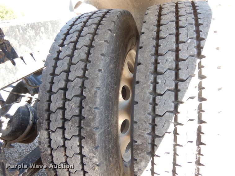 image for item IL9367 2008 International 9900i  semi truck