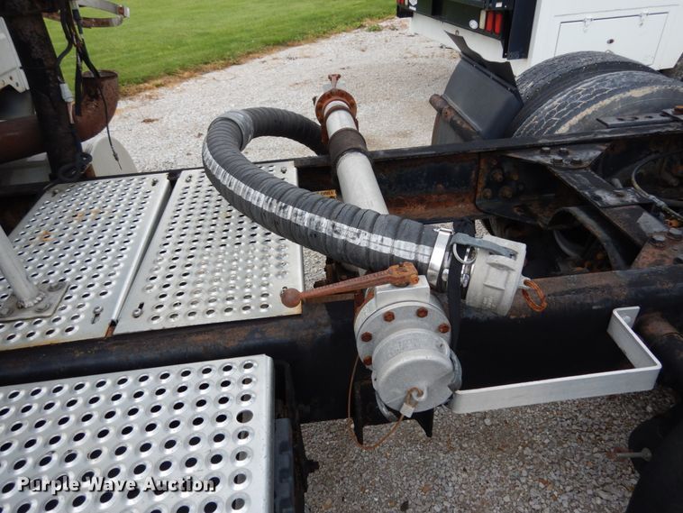 image for item IL9450 2010 International ProStar  semi truck