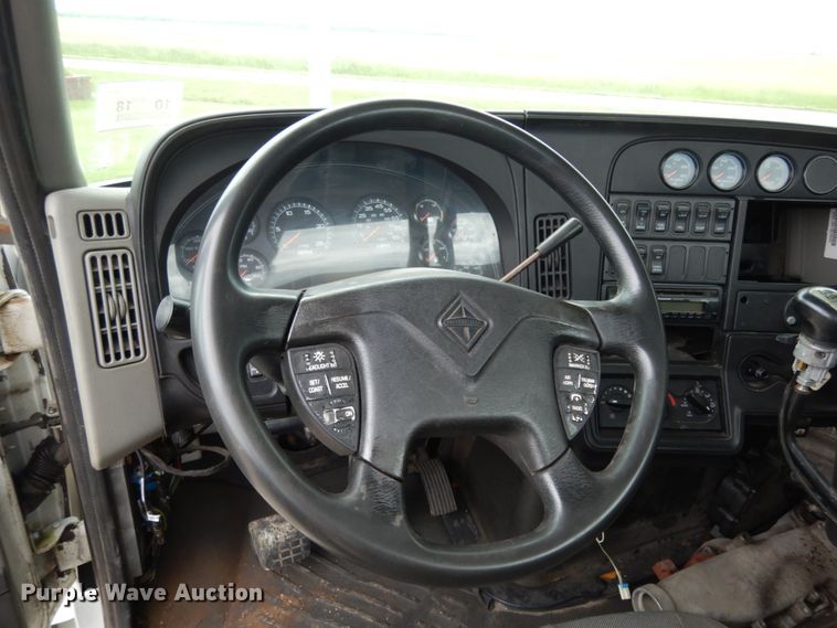 image for item IL9450 2010 International ProStar  semi truck