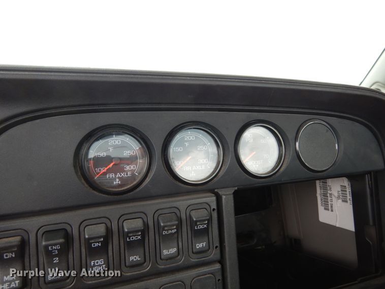 image for item IL9450 2010 International ProStar  semi truck