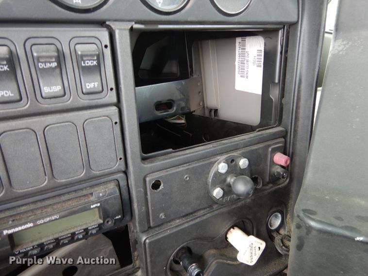 image for item IL9450 2010 International ProStar  semi truck