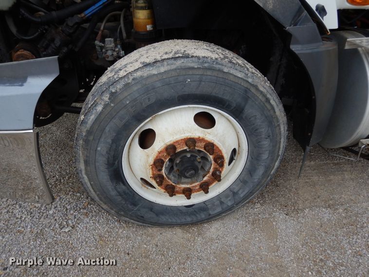 image for item IL9450 2010 International ProStar  semi truck