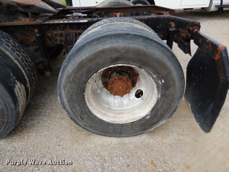 image for item IL9450 2010 International ProStar  semi truck