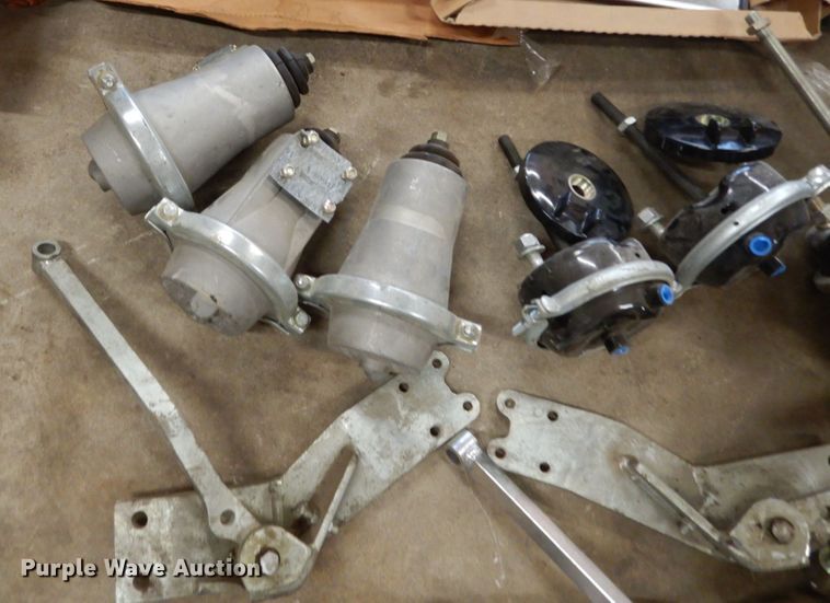 image for item IL9456 Truck parts