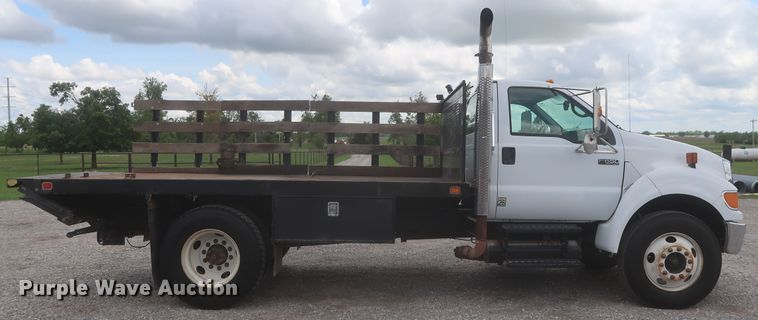 image for item IO9107 2008 Ford F650 Super Duty XL  flatbed truck