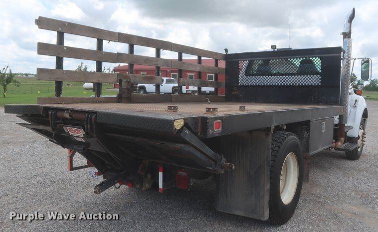 image for item IO9107 2008 Ford F650 Super Duty XL  flatbed truck