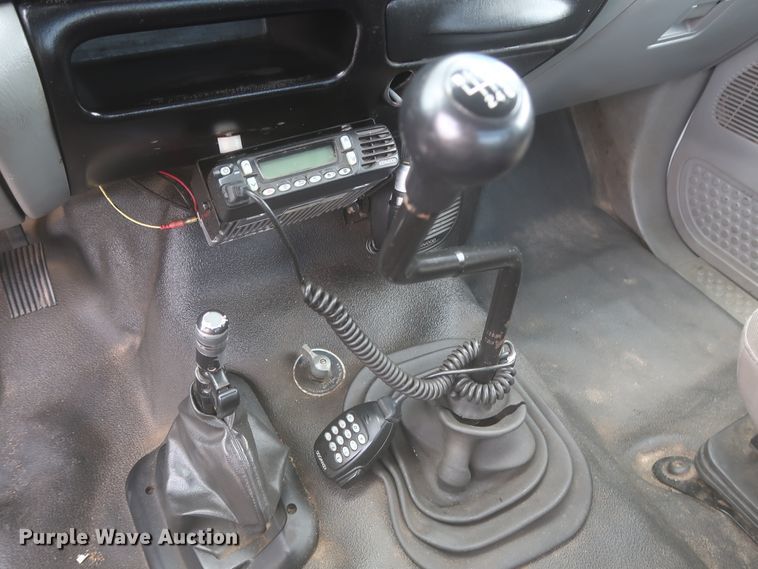 image for item IO9107 2008 Ford F650 Super Duty XL  flatbed truck