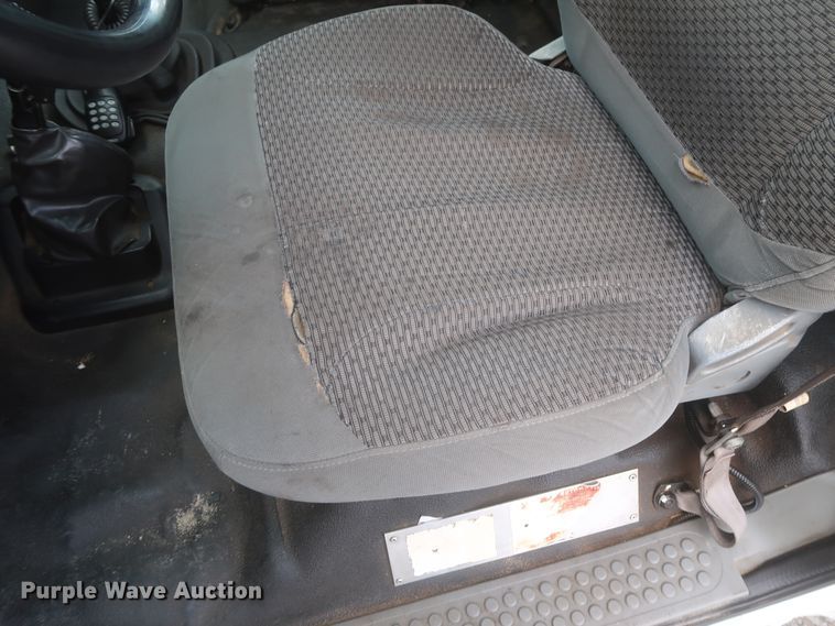 image for item IO9107 2008 Ford F650 Super Duty XL  flatbed truck