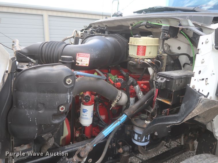 image for item IO9107 2008 Ford F650 Super Duty XL  flatbed truck