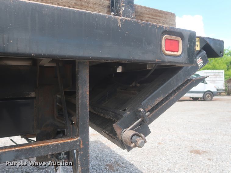 image for item IO9107 2008 Ford F650 Super Duty XL  flatbed truck