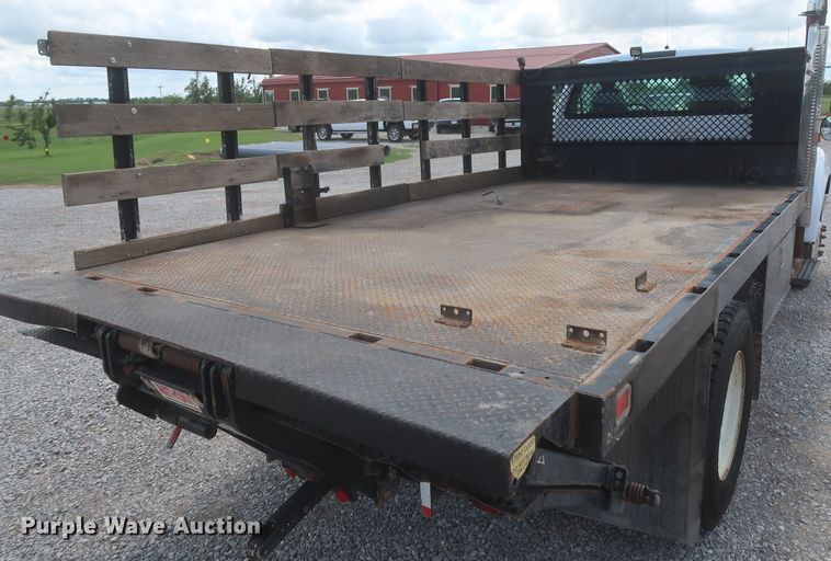 image for item IO9107 2008 Ford F650 Super Duty XL  flatbed truck