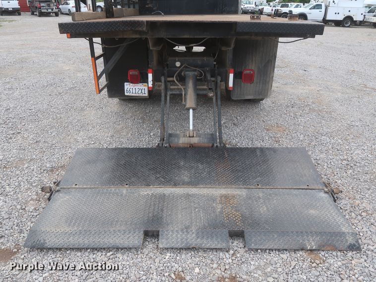 image for item IO9107 2008 Ford F650 Super Duty XL  flatbed truck